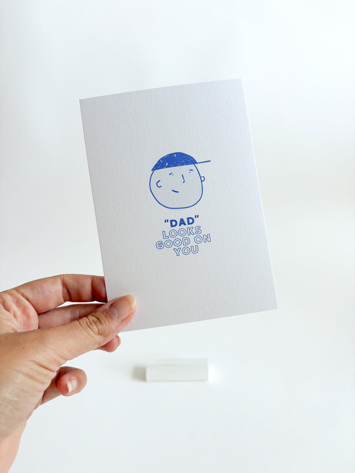 "Dad" looks good on you - postkarte A6